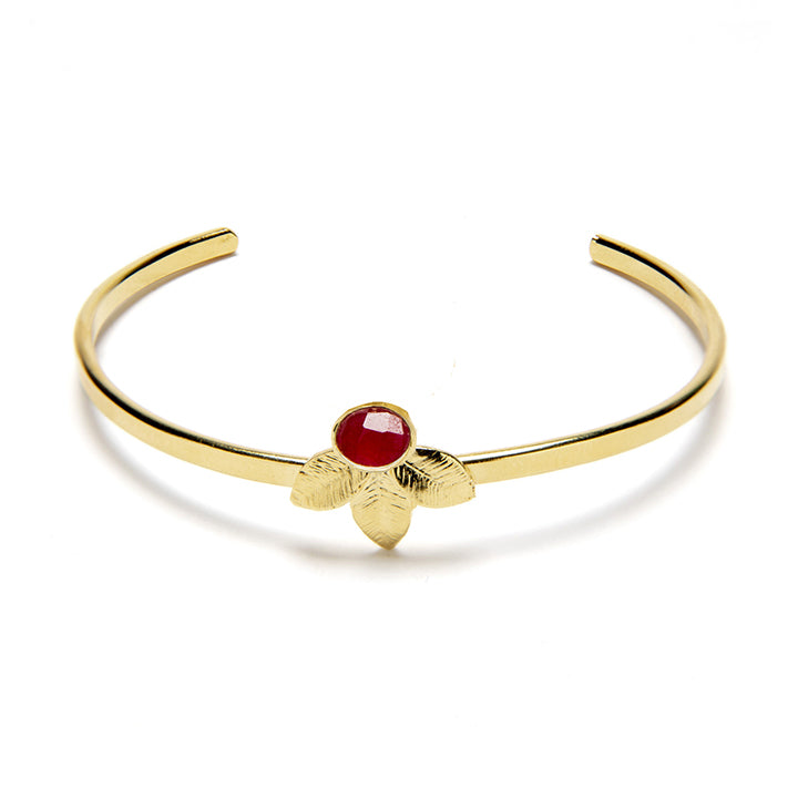 
                
                    Load image into Gallery viewer, Lea Bracelet With Inlaid Garnet Stone
                
            